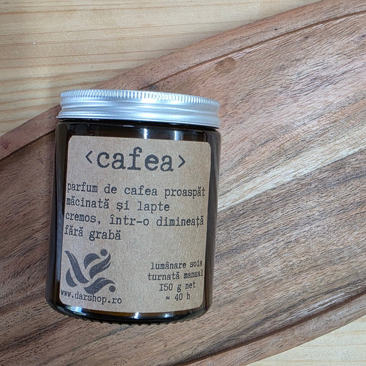 Lumânare cu parfum intens de cafea prospăt măcinată și lapte cremos