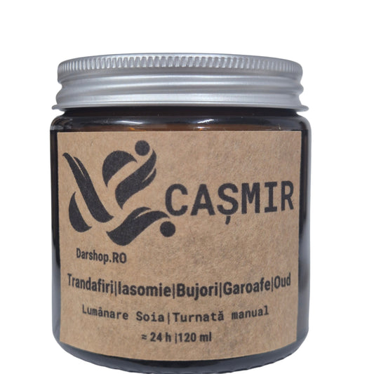 Lumânare parfumată din ceară de soia Cașmir – arome catifelate, calde și elegante, ce amintesc de textile fine și confort suprem.