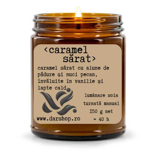 lumanare soia caramel sărat cu alune de pădure și nuci pecan, învăluite în vanilie și lapte cald