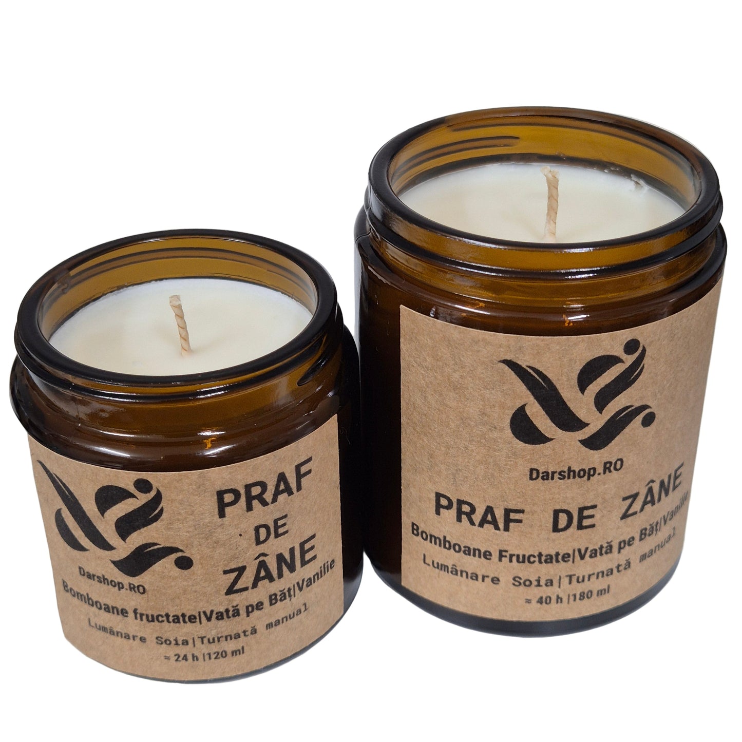 Lumânare parfumată “Praf de Zâne” – aromă dulce de pere, cireșe și vată pe băț, în borcan elegant, decor magic.
