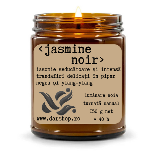 lumanare cu parfum iasomie seducătoare și intensă trandafiri delicați în piper negru și ylang-ylang