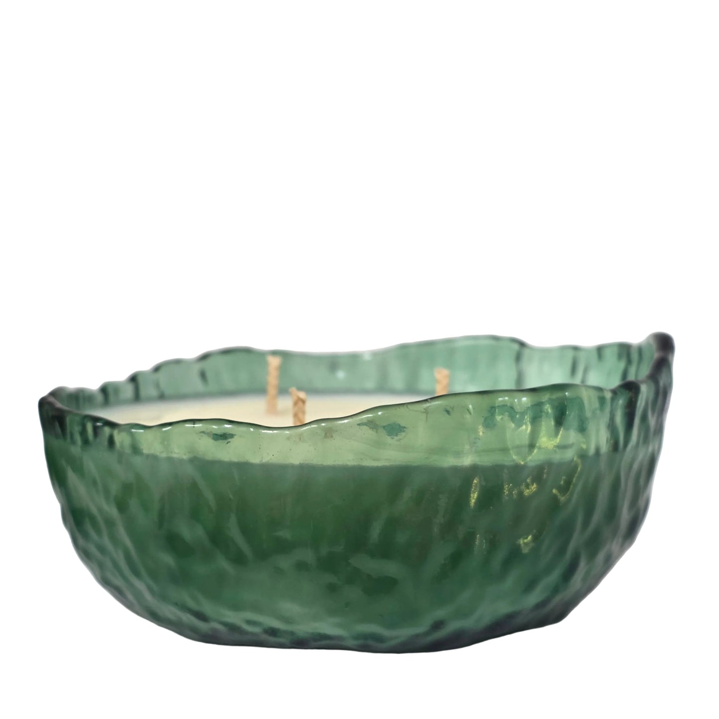 Lumânare parfumată handmade pentru seri de vară fără țânțari. Creează o atmosferă relaxantă și cozy pe terasă, balcon sau în grădină.