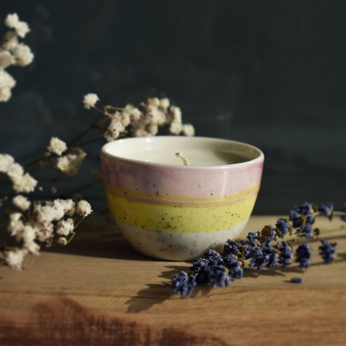 Mini-pahar din porțelan – lumânare parfumată Lăcrămioare